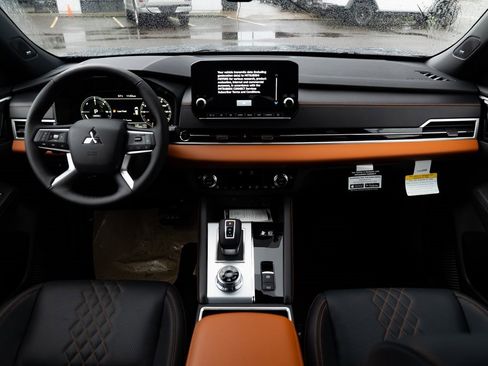 New 2025 Mitsubishi Outlander SEL image 8