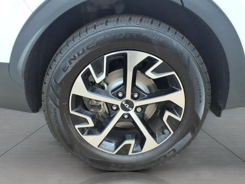 Used 2023 Kia Sportage EX AWD/4WD image 5