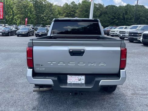 Used 2025 Toyota Tacoma SR5 AWD/4WD image 3