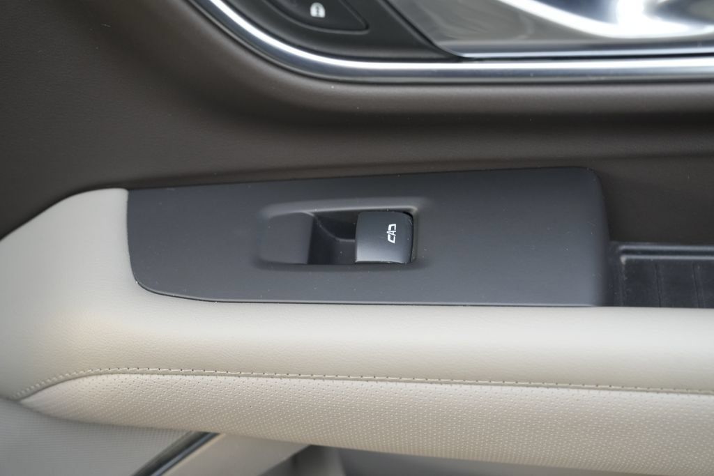 Used 2024 GMC Yukon SLT RWD image 38