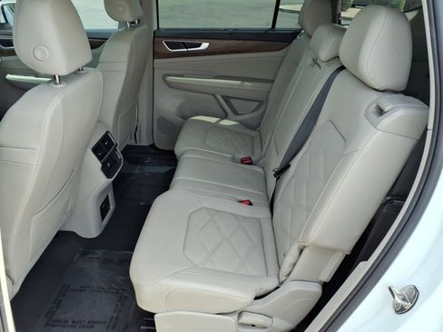 Certified 2024 Volkswagen Atlas SE w/ Panoramic Sunroof Package image 24