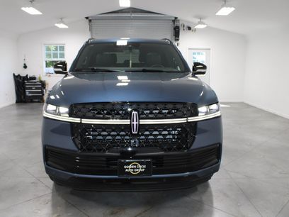 New 2027 Lincoln Navigator Reserve w/ Jet Appearance Package