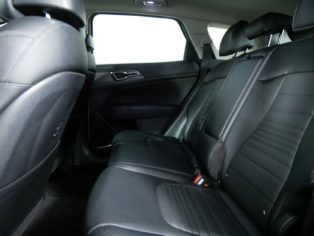 Used 2025 Kia Sportage SX AWD/4WD image 18