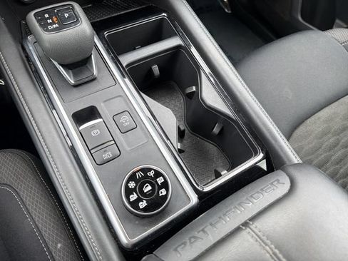 Used 2024 Nissan Pathfinder SV AWD/4WD image 25