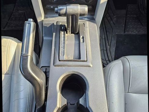 Used 2005 Ford Mustang Deluxe Convertible 2D image 26