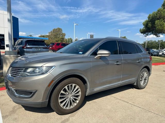 Used 2016 Lincoln MKX Select w/ Select Plus Package FWD image 5