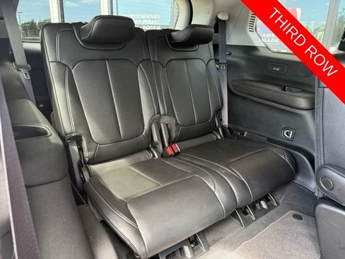 Used 2023 Jeep Grand Cherokee L Limited AWD/4WD image 14