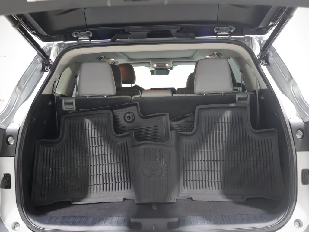 Used 2022 Toyota Highlander Platinum AWD/4WD image 4