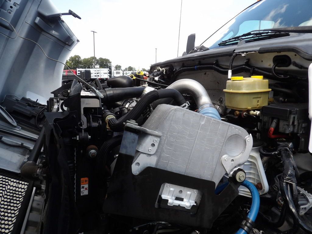 Used 2017 Ford F650 2WD Regular Cab Super Duty image 28