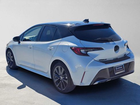 Used 2025 Toyota Corolla XSE FWD image 5