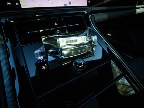 Used 2026 Porsche Panamera image 36