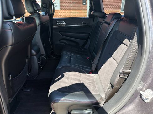 Used 2018 Jeep Grand Cherokee Trailhawk AWD/4WD image 29