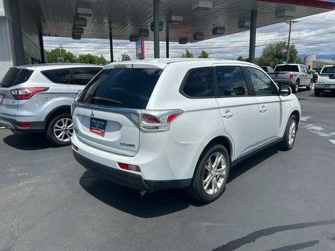 Used 2014 Mitsubishi Outlander SE AWD/4WD image 7
