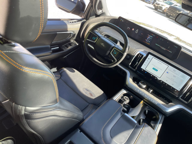 Used 2025 Ford Expedition Tremor AWD/4WD image 25