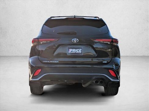 Used 2024 Toyota Highlander XSE image 5