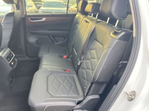 Used 2025 Volkswagen Atlas SE AWD/4WD image 27