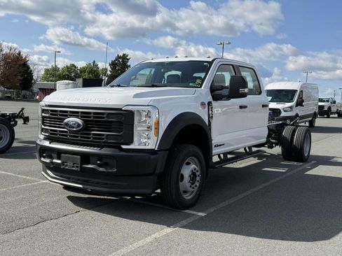 New 2025 Ford F550 4x4 Crew Cab Super Duty image 5