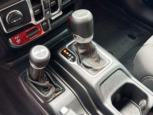 Used 2021 Jeep Gladiator Mojave w/ LED Lighting Group AWD/4WD image 23