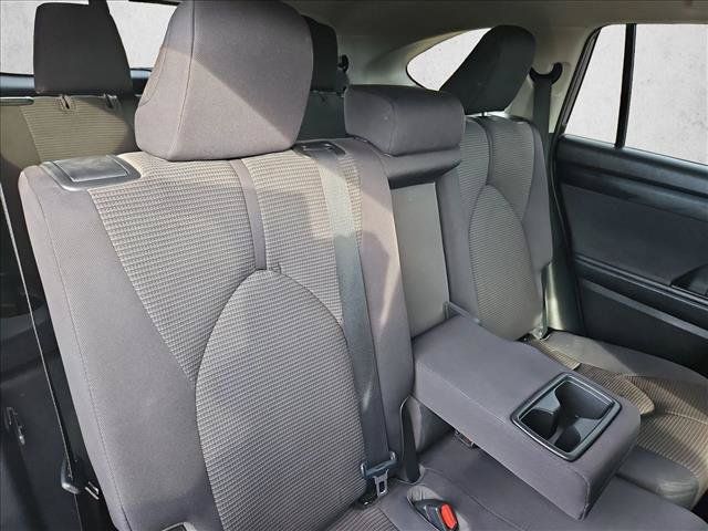 Used 2020 Toyota Highlander LE FWD image 13
