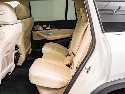 New 2026 Mercedes-Benz GLS 450 4MATIC image 46