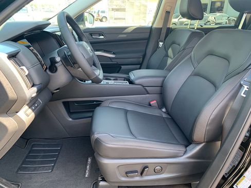 New 2026 Nissan Pathfinder SL FWD image 20