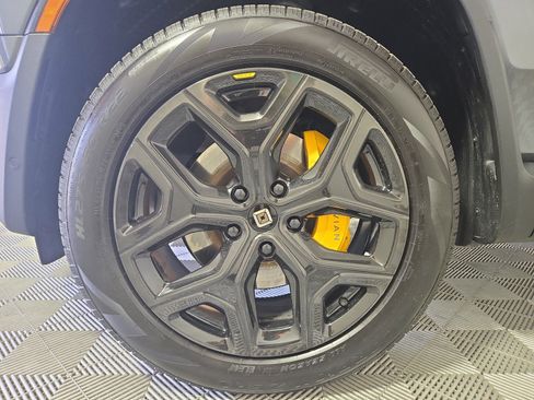 Used 2023 Rivian R1S Adventure AWD/4WD image 9