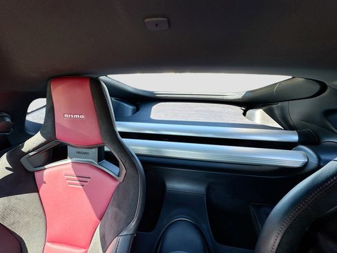 Used 2024 Nissan Z NISMO w/ Floor Mat Package image 24