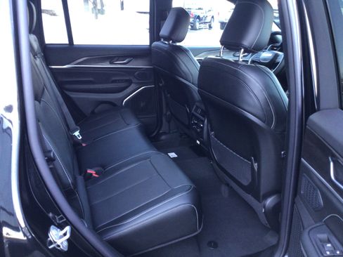 New 2026 Jeep Grand Cherokee Limited image 8