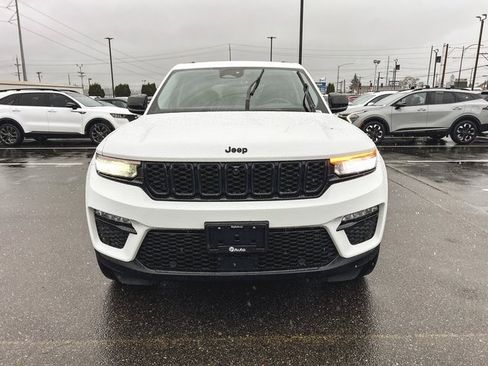 Used 2023 Jeep Grand Cherokee Limited w/ Luxury Tech Group II image 3