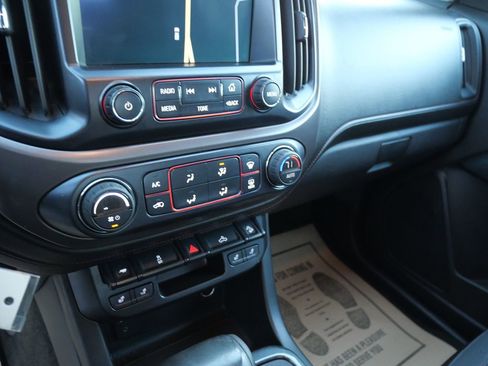 Used 2015 GMC Canyon SLE w/ All-Terrain Package image 14