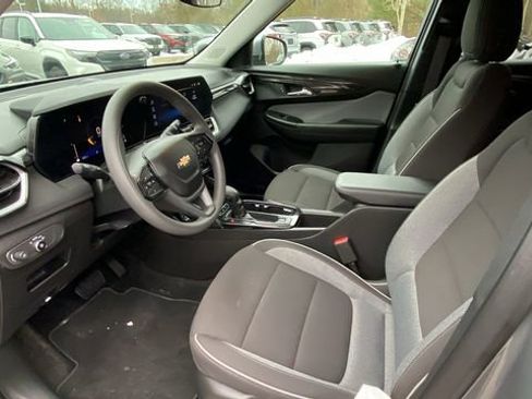 Used 2025 Chevrolet TrailBlazer LT image 32