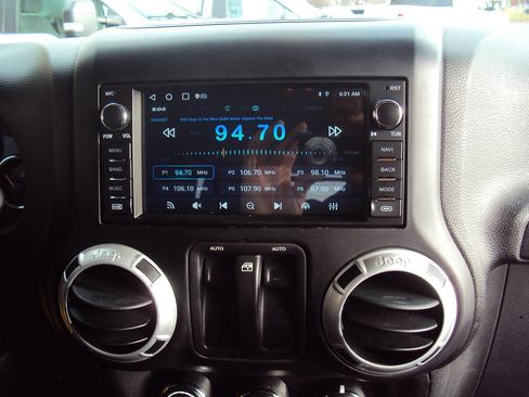 Used 2014 Jeep Wrangler Sahara w/ Connectivity Group image 8