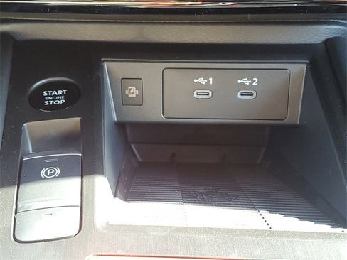 New 2026 Nissan Kicks SR image 21