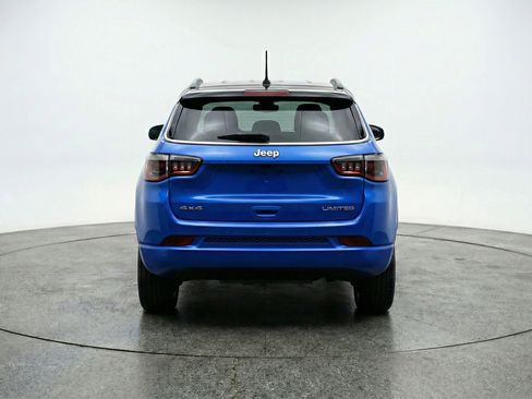 Used 2025 Jeep Compass Limited image 7