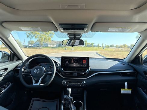 New 2025 Nissan Altima 2.5 SR w/ SR Premium Package image 30