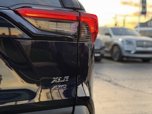Used 2019 Toyota RAV4 XLE w/ All Weather Liner Package AWD/4WD image 12