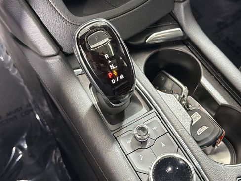 Used 2022 Cadillac XT5 Premium Luxury w/ LPO, Floor Liner Package AWD/4WD image 19