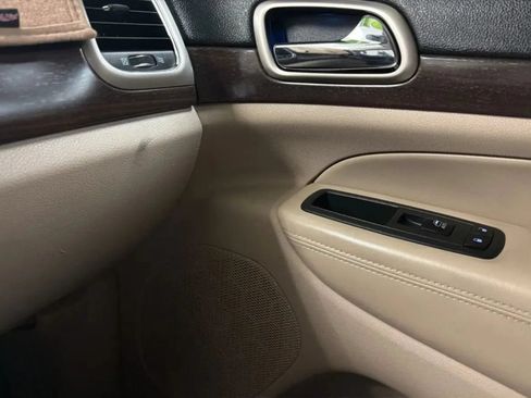 Used 2014 Jeep Grand Cherokee Laredo w/ Quick Order Package 23E RWD image 17