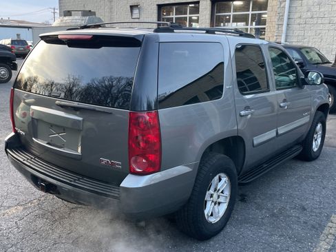 Used 2007 GMC Yukon SLT w/ SLT Preferred Equipment Group AWD/4WD image 7