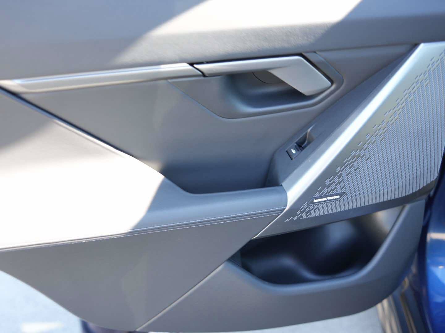 Used 2025 BMW 530i RWD image 8