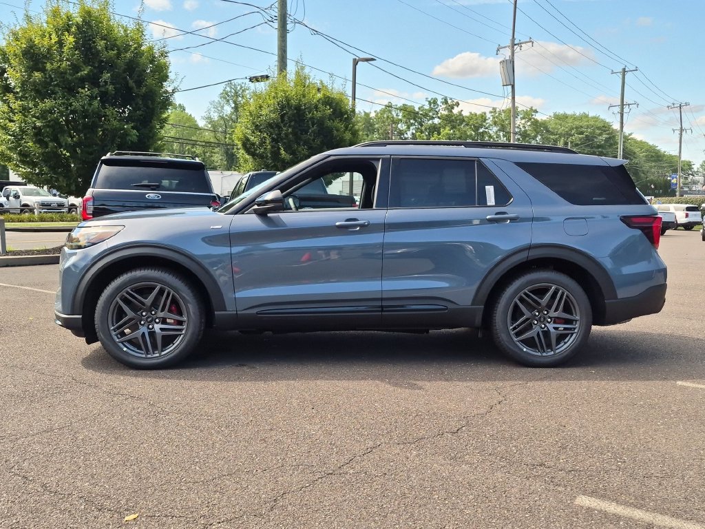 New 2026 Ford Explorer ST-Line w/ ST-Line Street Pack AWD/4WD image 8