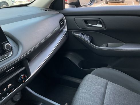 Used 2025 Nissan Rogue SV image 35