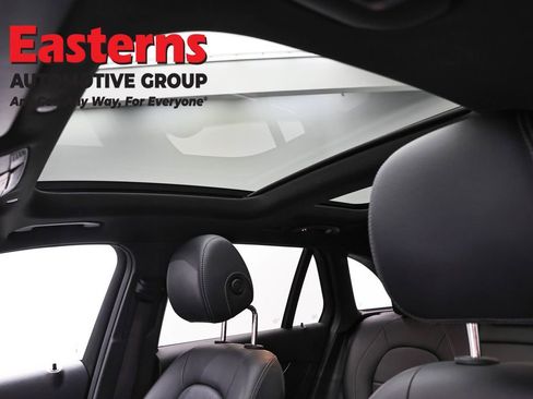 Used 2020 Mercedes-Benz GLC 300 4MATIC image 36
