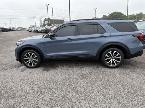 Used 2025 Ford Explorer ST-Line AWD/4WD image 7