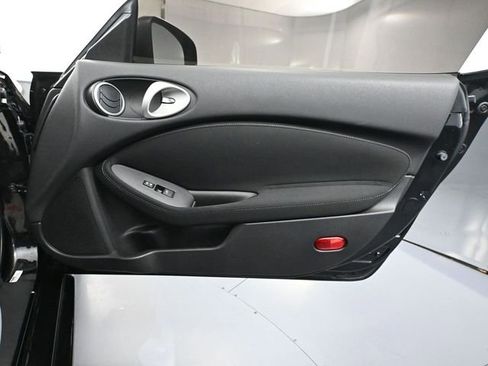 Used 2016 Nissan 370Z Coupe image 31