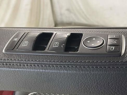 Used 2015 Mercedes-Benz G 63 AMG 4MATIC image 36