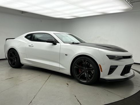 Used 2018 Chevrolet Camaro SS RWD image 7