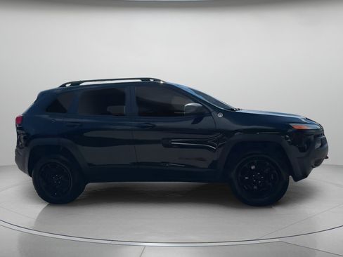 Used 2016 Jeep Cherokee Trailhawk w/ Comfort/Convenience Group image 33
