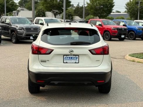 Used 2017 Nissan Rogue Sport S w/ S Appearance Package AWD/4WD image 9
