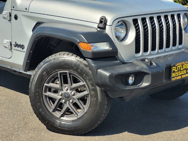 Used 2024 Jeep Wrangler Unlimited Sport AWD/4WD image 9